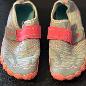 Unknown Brand, Gray and Pink Girl’s Water/Pool Shoes, (Sz 2) Kid’s Footwear